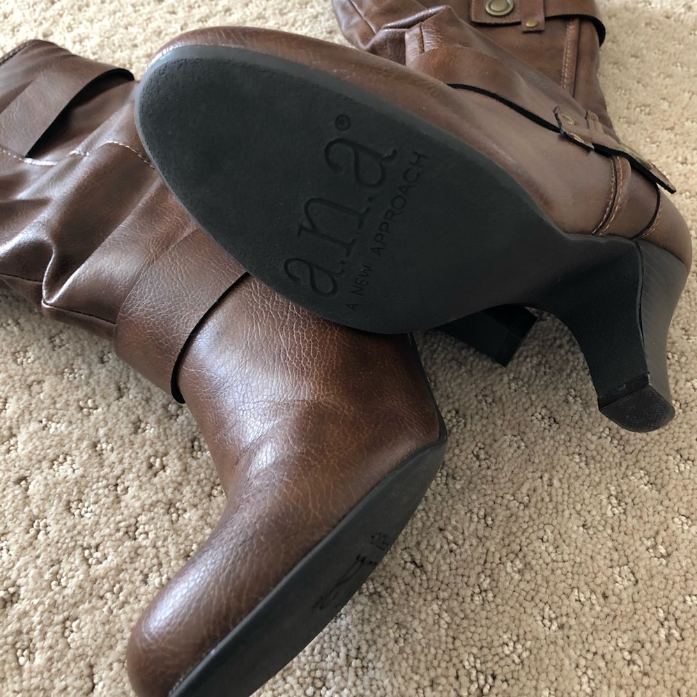 A.n.a brown boots. - Picture 3 of 3